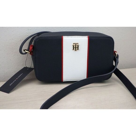 Tommy Hilfiger 69J9950-420 Navy Colorblock Chloe II Pebble Crossbody Bag $98 - Picture 1 of 11